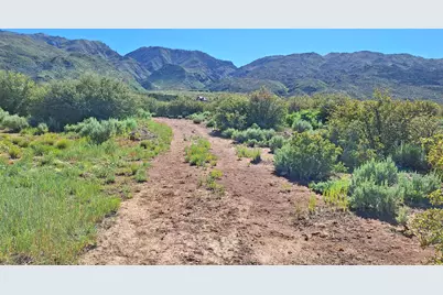 225 N 400 W, New Harmony, UT 84757 - Photo 2