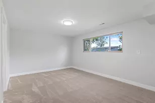 1384 E Sudbury Ave, Sandy, UT 84093 - Photo 14