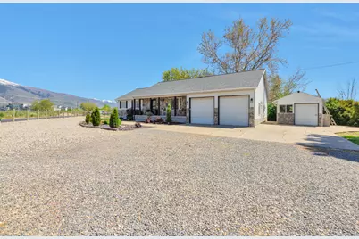 278 E Shepard Ln, Kaysville, UT 84037 - Photo 2