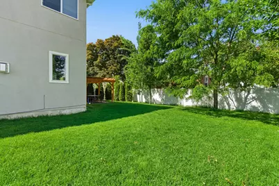 465 E Windy Garden Ln S, Millcreek, UT 84107 - Photo 32