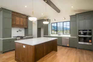 881 E 100 N, Hyde Park, UT 84318 - Photo 8