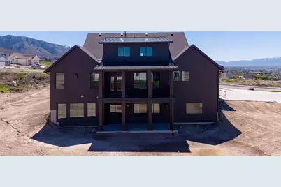881 E 100 N, Hyde Park, UT 84318 - Photo 4