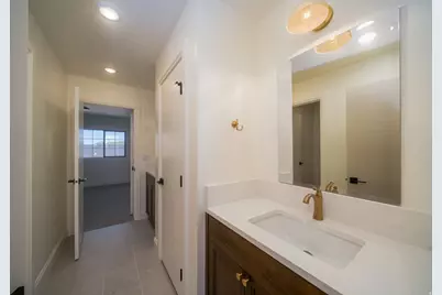 881 E 100 N, Hyde Park, UT 84318 - Photo 32