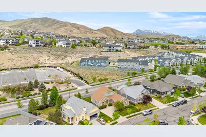 4916 N Shady View Ln W, Lehi, UT 84043 - Photo 2