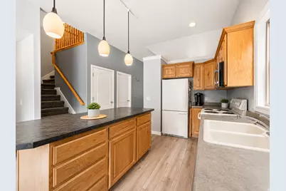 148 E Station St, Sandy, UT 84070 - Photo 4
