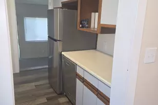 916 W 300 N, Salt Lake City, UT 84116 - Photo 10