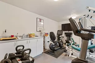 6927 S Vista Grande Dr, Cottonwood Heights, UT 84121 - Photo 64