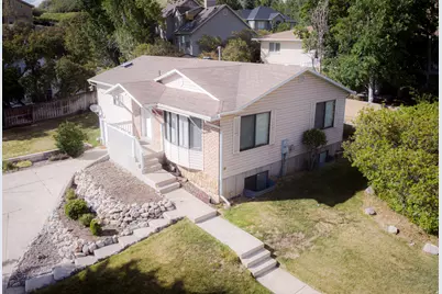 895 E Quail Valley Dr, Provo, UT 84604 - Photo 2