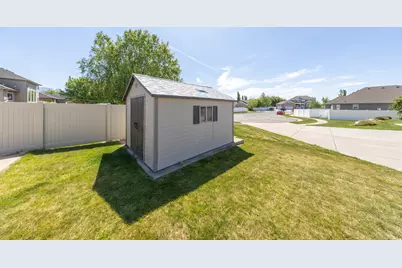 1125 W 3090 S, Syracuse, UT 84075 - Photo 10