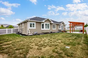 15804 S Packsaddle Dr W, Bluffdale, UT 84065 - Photo 2