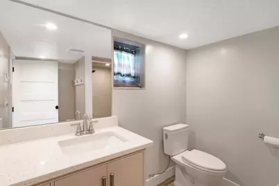 247 E 100 N, Kaysville, UT 84037 - Photo 22