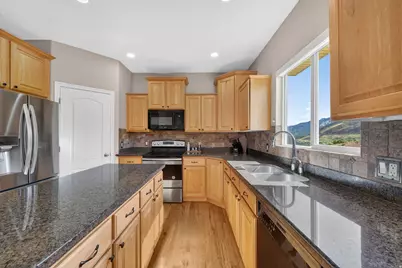 923 E Absaroka Ct, Draper, UT 84020 - Photo 16