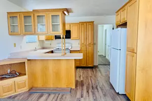 1150 W Red Hills Pkwy, Washington, UT 84780 - Photo 8