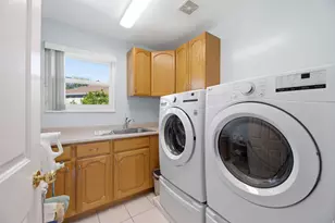 6574 S Murray Bluffs Dr, Murray, UT 84123 - Photo 8