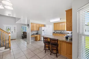 6574 S Murray Bluffs Dr, Murray, UT 84123 - Photo 4
