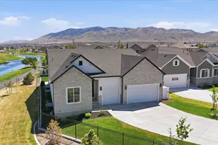 293 E Polaris Dr, Saratoga Springs, UT 84045 - Photo 2