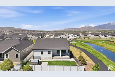 293 E Polaris Dr #101, Saratoga Springs, UT 84045 - Photo 2