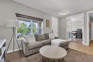 10498 S Brooklyn View Ln Cir W, South Jordan, UT 84095 - Photo 4