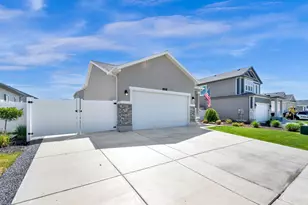6120 N Sheps Ridge Rd, Eagle Mountain, UT 84005 - Photo 2