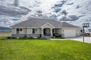 351 W Skyline Dr, Loa, UT 84747 - Photo 46