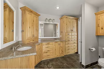 351 W Skyline Dr, Loa, UT 84747 - Photo 20