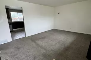819 S 690 W, Tooele, UT 84074 - Photo 2