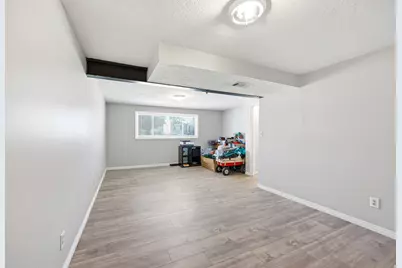 180 E 900 S, Layton, UT 84041 - Photo 22
