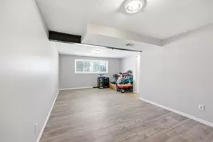 180 E 900 S, Layton, UT 84041 - Photo 22