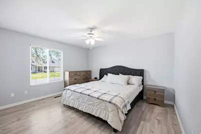 180 E 900 S, Layton, UT 84041 - Photo 16