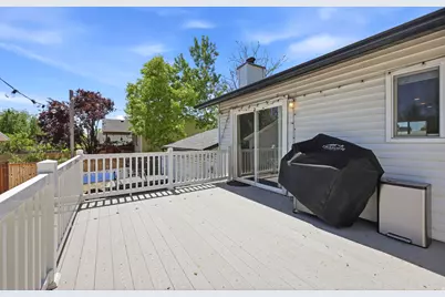 180 E 900 S, Layton, UT 84041 - Photo 26