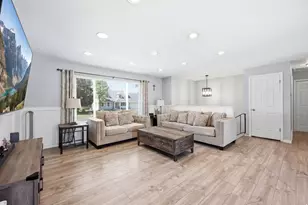 180 E 900 S, Layton, UT 84041 - Photo 8