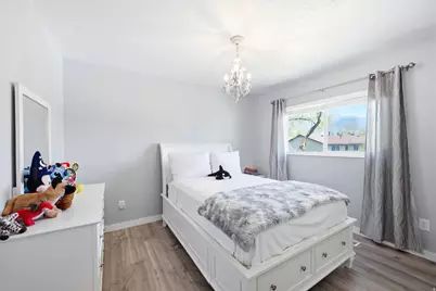 180 E 900 S, Layton, UT 84041 - Photo 18