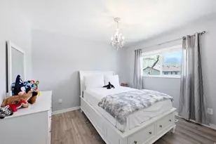 180 E 900 S, Layton, UT 84041 - Photo 18