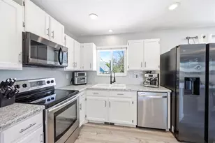 180 E 900 S, Layton, UT 84041 - Photo 12