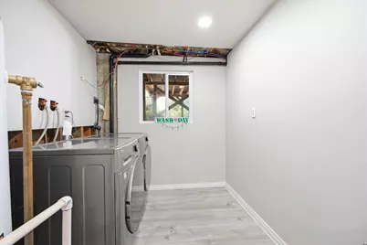 180 E 900 S, Layton, UT 84041 - Photo 24