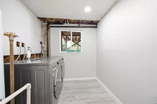 180 E 900 S, Layton, UT 84041 - Photo 24