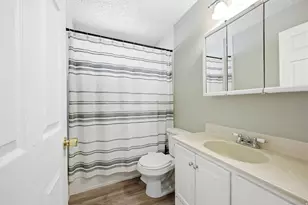 180 E 900 S, Layton, UT 84041 - Photo 18