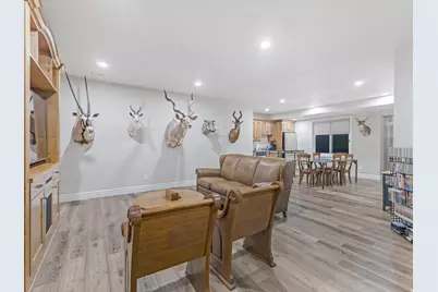3077 E Scenic Valley Ln S, Sandy, UT 84092 - Photo 28