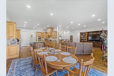 3077 E Scenic Valley Ln S, Sandy, UT 84092 - Photo 12
