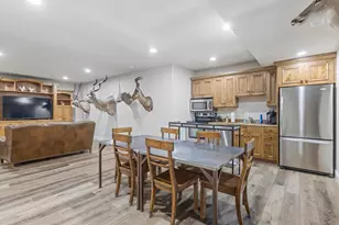 3077 E Scenic Valley Ln S, Sandy, UT 84092 - Photo 32