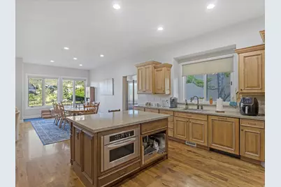 3077 E Scenic Valley Ln S, Sandy, UT 84092 - Photo 14