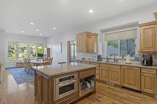 3077 E Scenic Valley Ln S, Sandy, UT 84092 - Photo 14