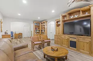 3077 E Scenic Valley Ln S, Sandy, UT 84092 - Photo 30