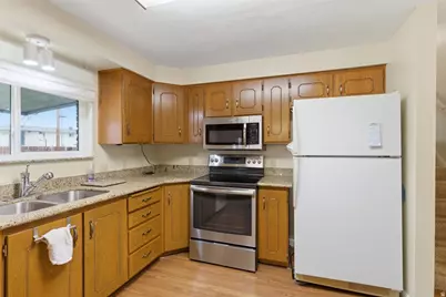284 E 1140 N, Orem, UT 84057 - Photo 8