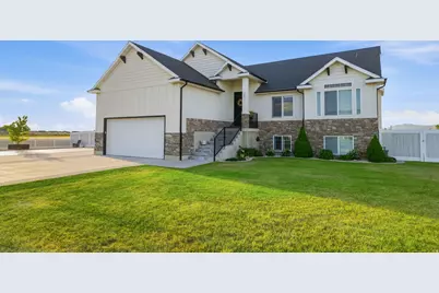 2832 W 2550 N, Plain City, UT 84404 - Photo 2