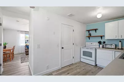 2861 S 3000 W, West Valley, UT 84119 - Photo 10