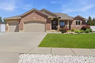 1031 S 1525 W, Syracuse, UT 84075 - Photo 1