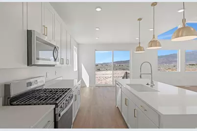 4875 N Topaz Dr, Eagle Mountain, UT 84005 - Photo 8