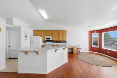6373 Rogue River Ln, Salt Lake City, UT 84118 - Photo 10