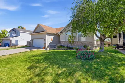 6373 Rogue River Ln, Salt Lake City, UT 84118 - Photo 2